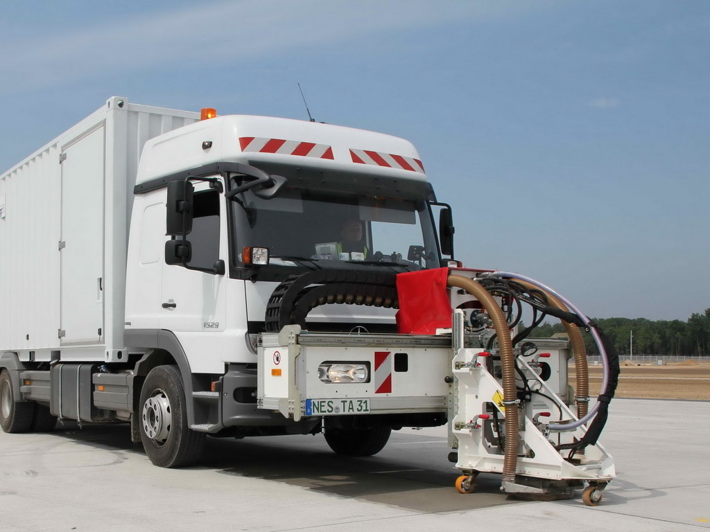 Runway Rubber Removal